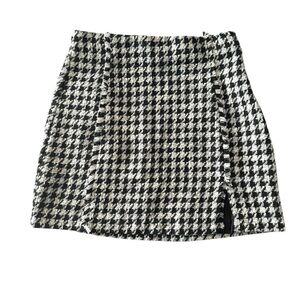 Stylish Black and White Houndstooth Skirt